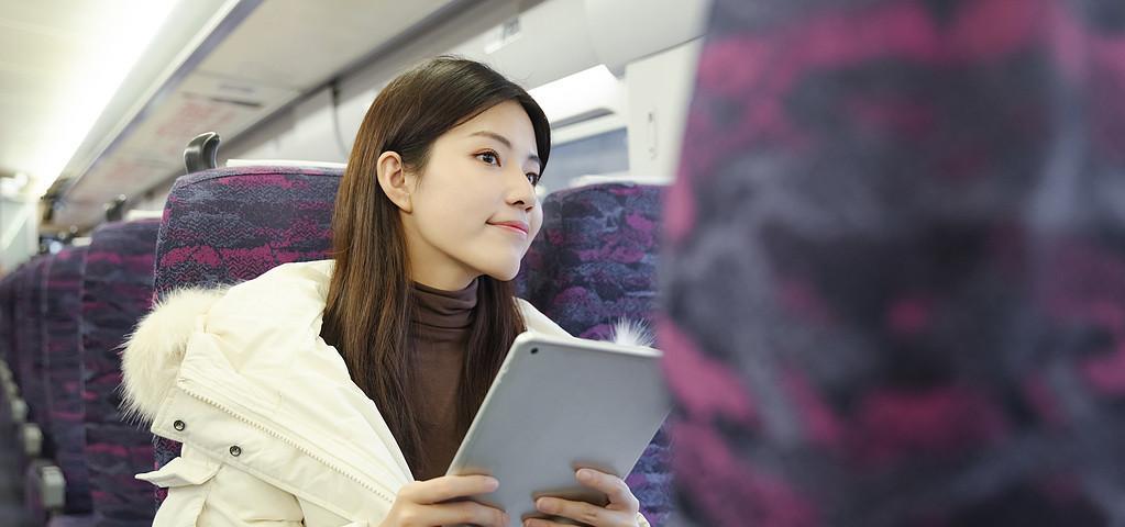 高铁上如何使用笔记本电脑娱乐？有哪些推荐？