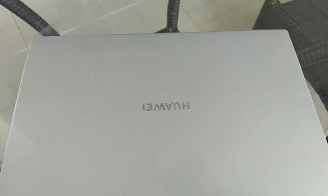 v587u笔记本换屏费用是多少？