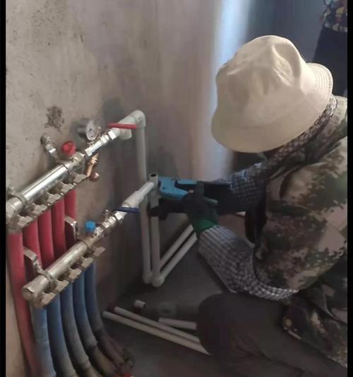电热水器热水分路安装步骤是什么？