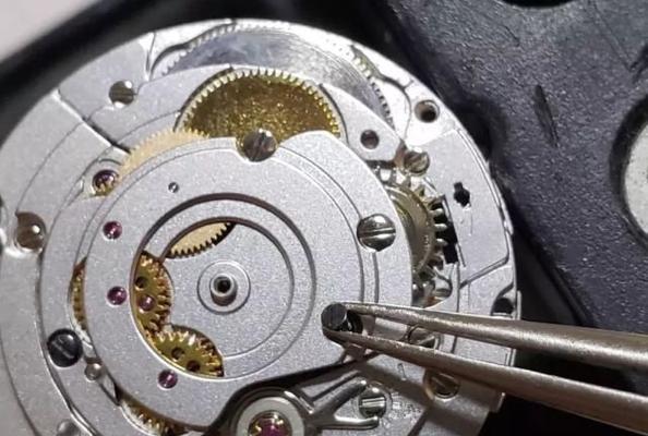 电脑显卡拆卸步骤是什么？拆卸过程中需要注意什么？